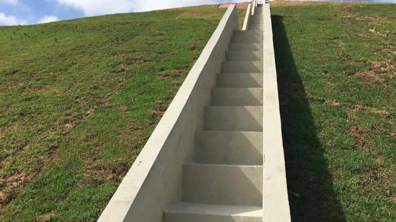 Escada hidráulica para drenagem